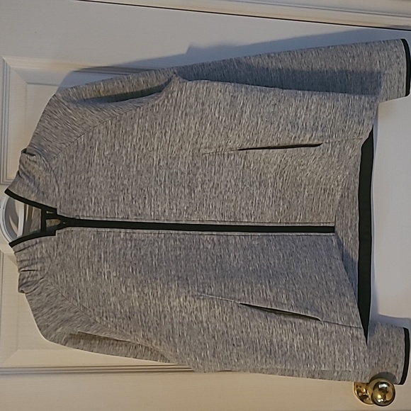 Lululemon City Bound Hoodie - Picture 6 of 7